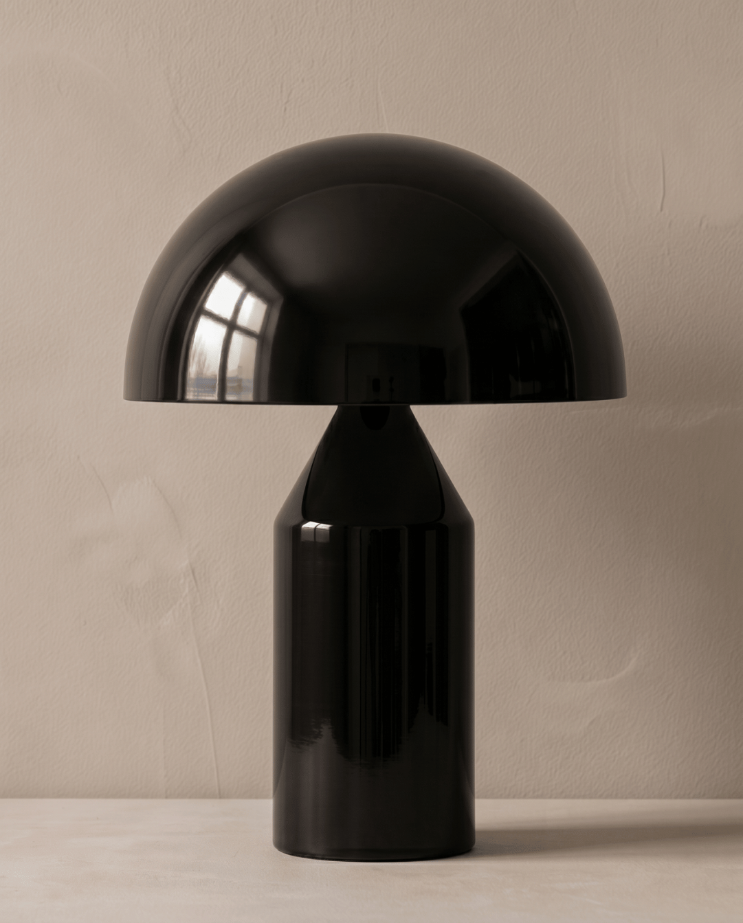 Black aluminum mushroom table lamp