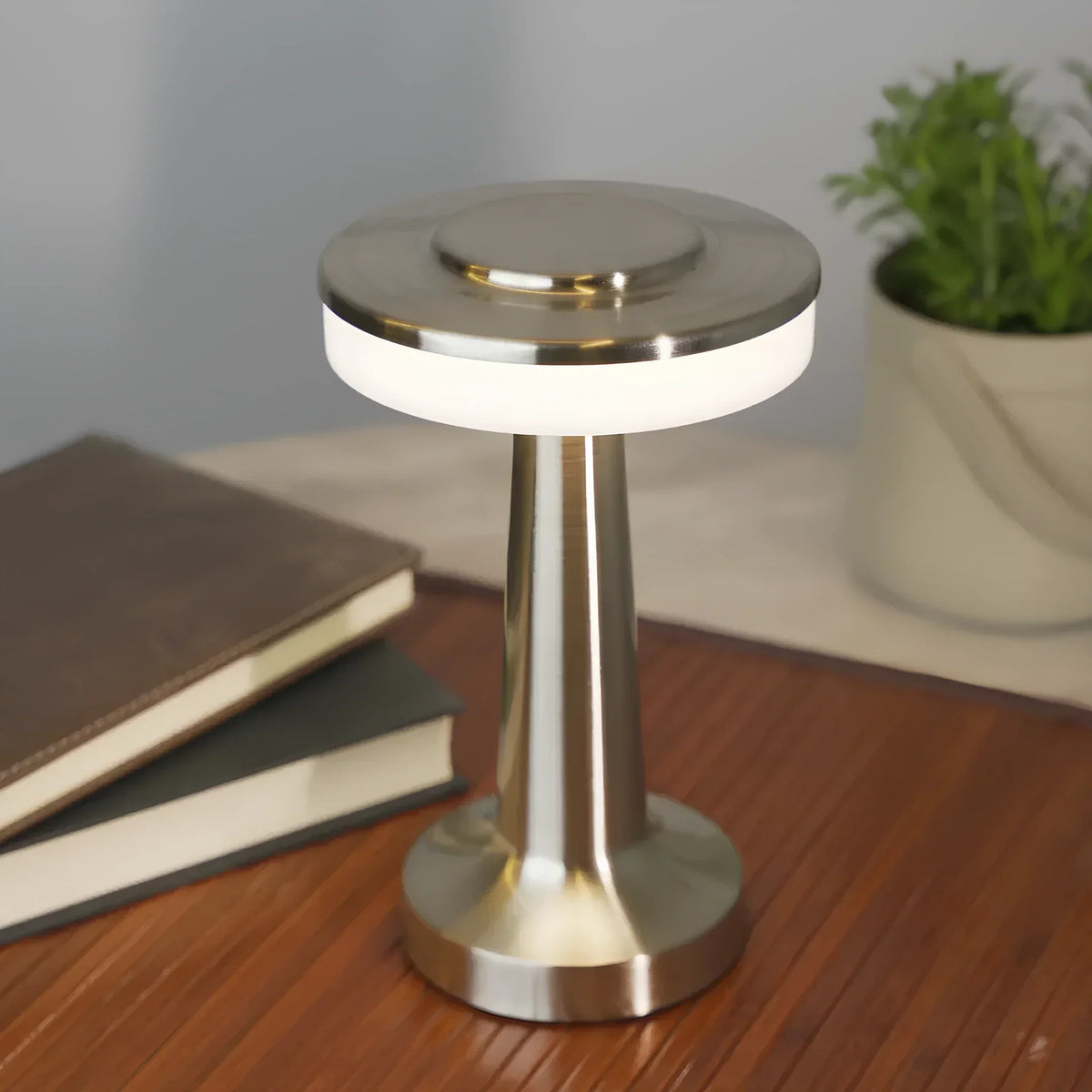 Cordless dimmable retro table lamp - view 12