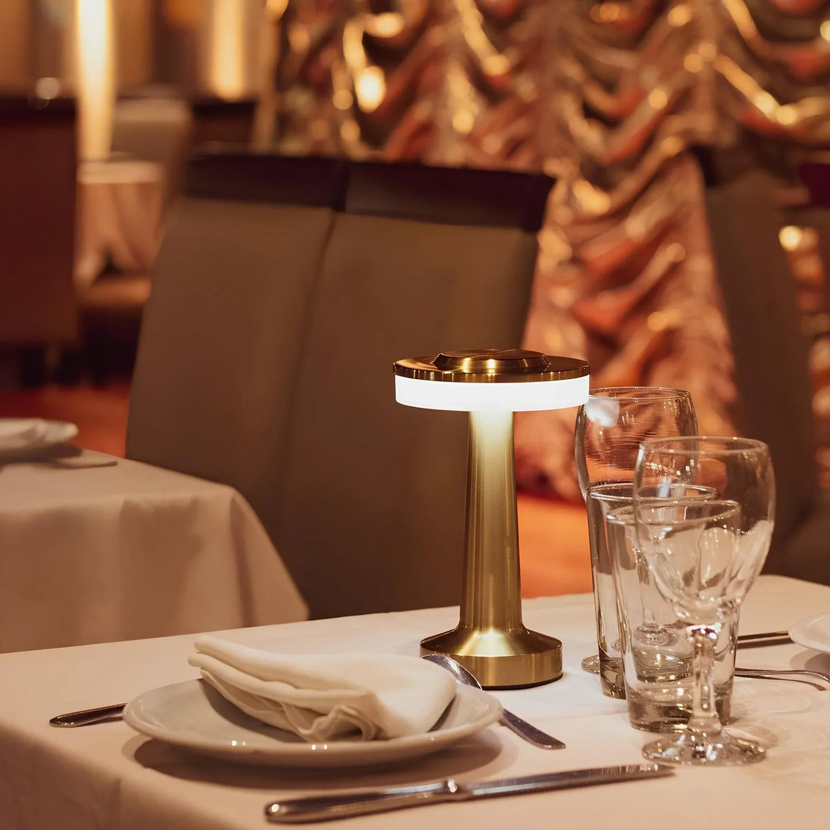 Cordless dimmable retro table lamp - view 3