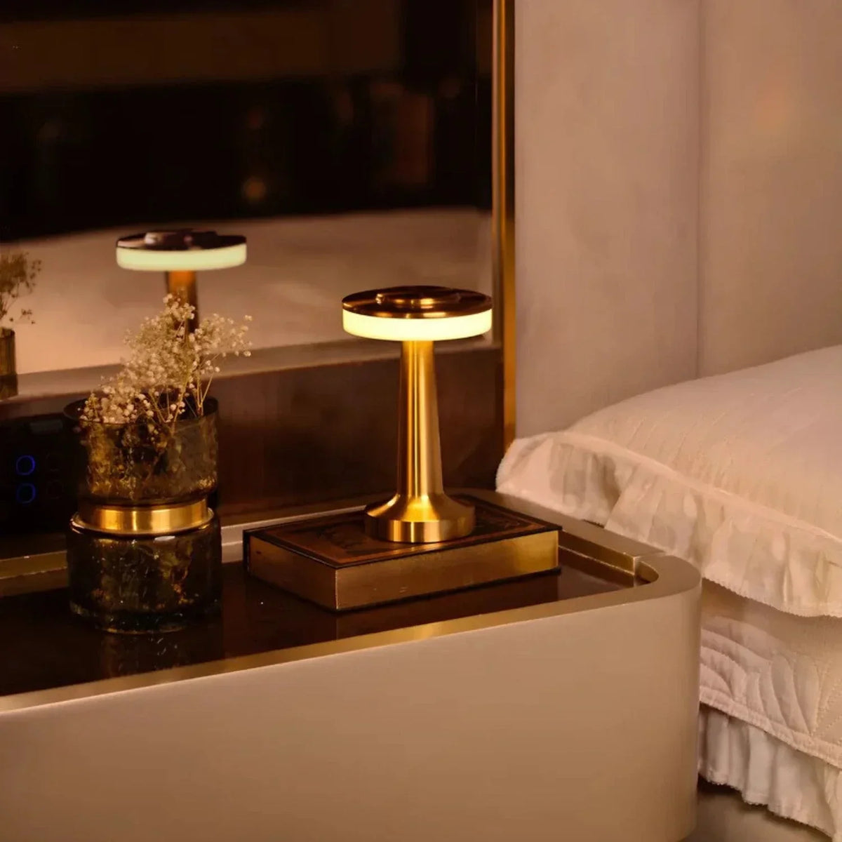 Cordless dimmable retro table lamp - view 5