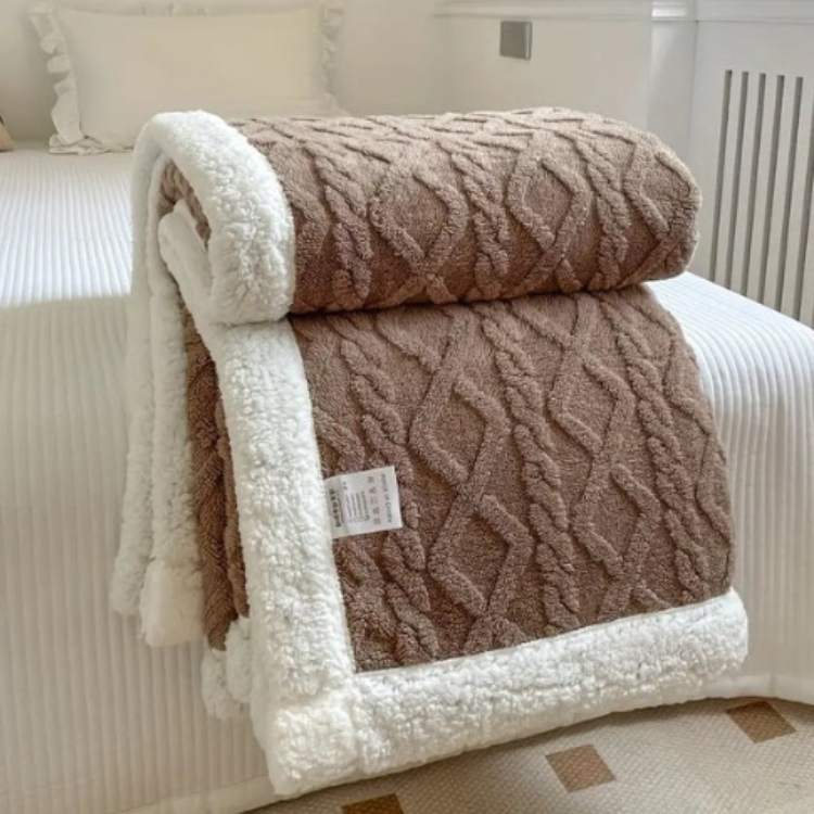 Sherpa Weighted Blanket - view 10